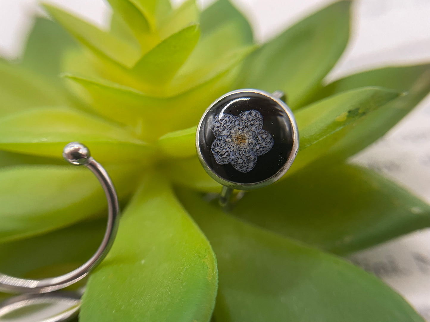 Adjustable Round Flower Rings – Stainless Steel