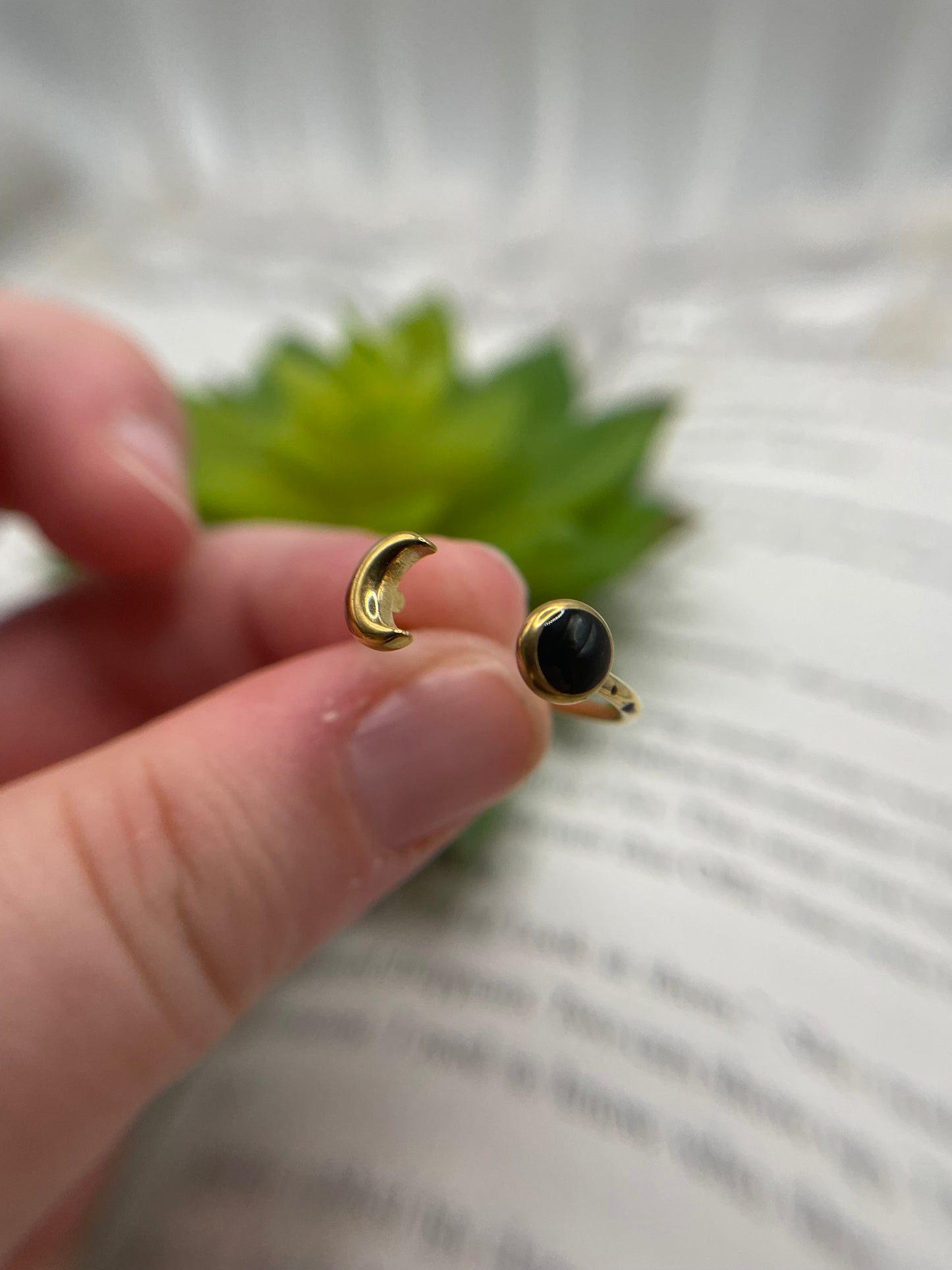 Adjustable Crescent Moon Ring – 18k Gold Plated Stainless Steel
