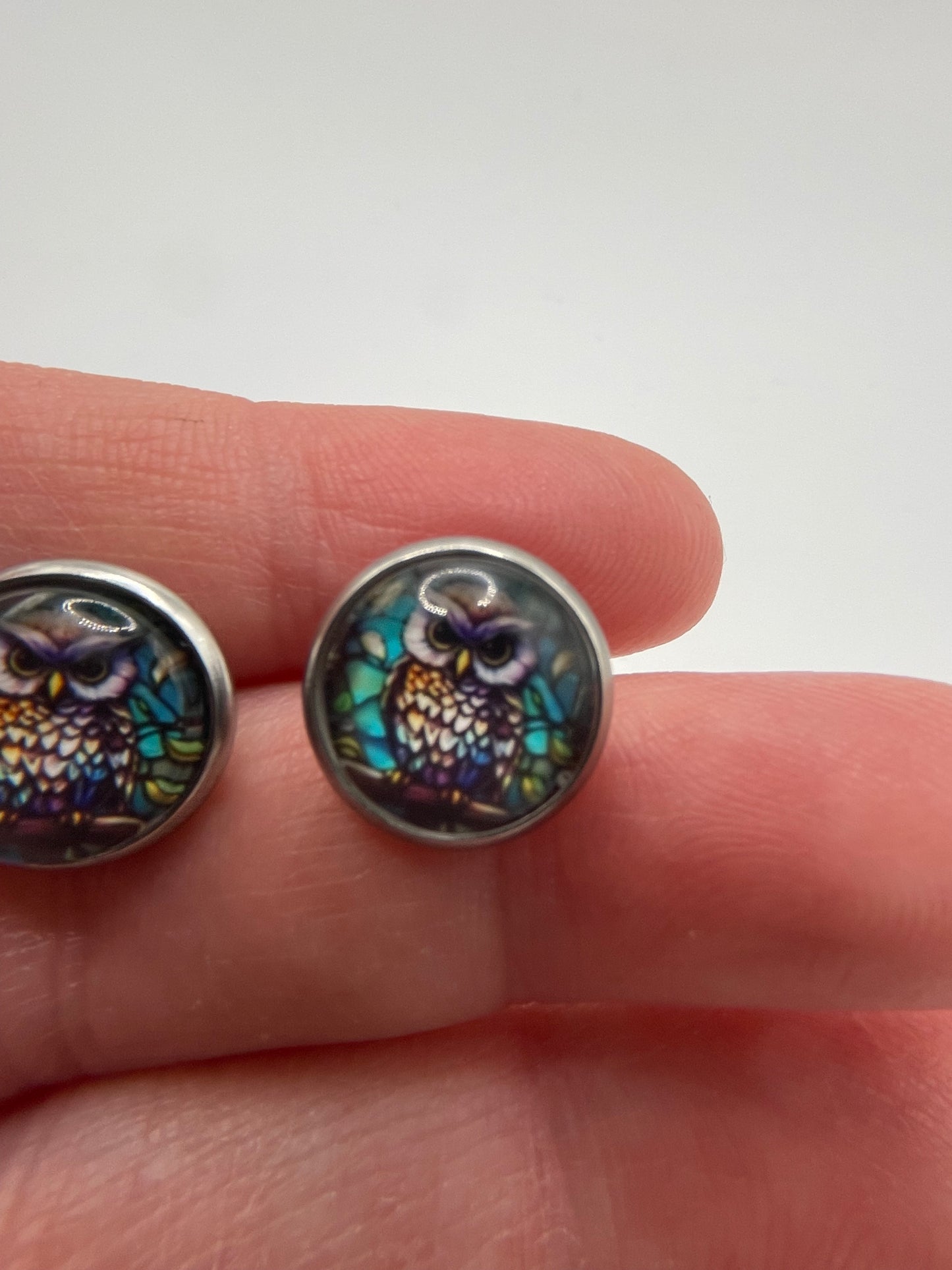 Boucles d’oreilles dormeuses hibou coloré – Acier inoxydable +sans nickel