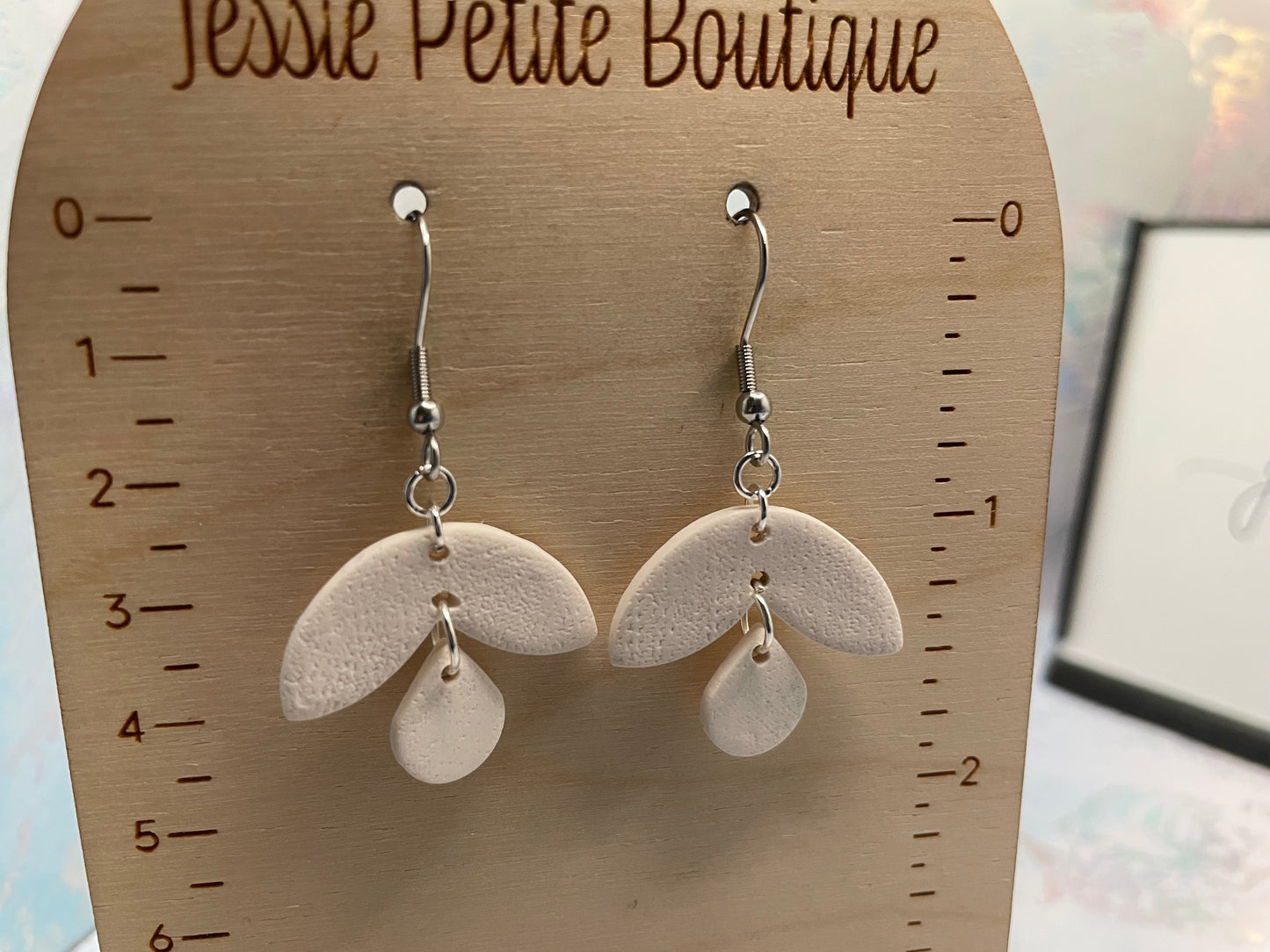 Boucles d'oreilles fleurs en argile blanche - Acier Inoxydable + Sans Nickel