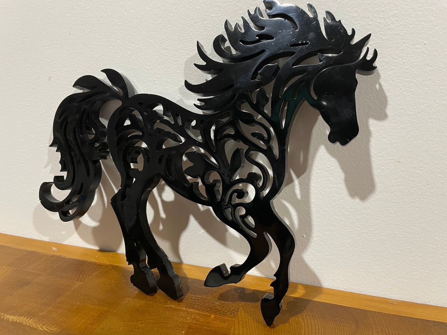 Cheval noir détaillé : décoration murale