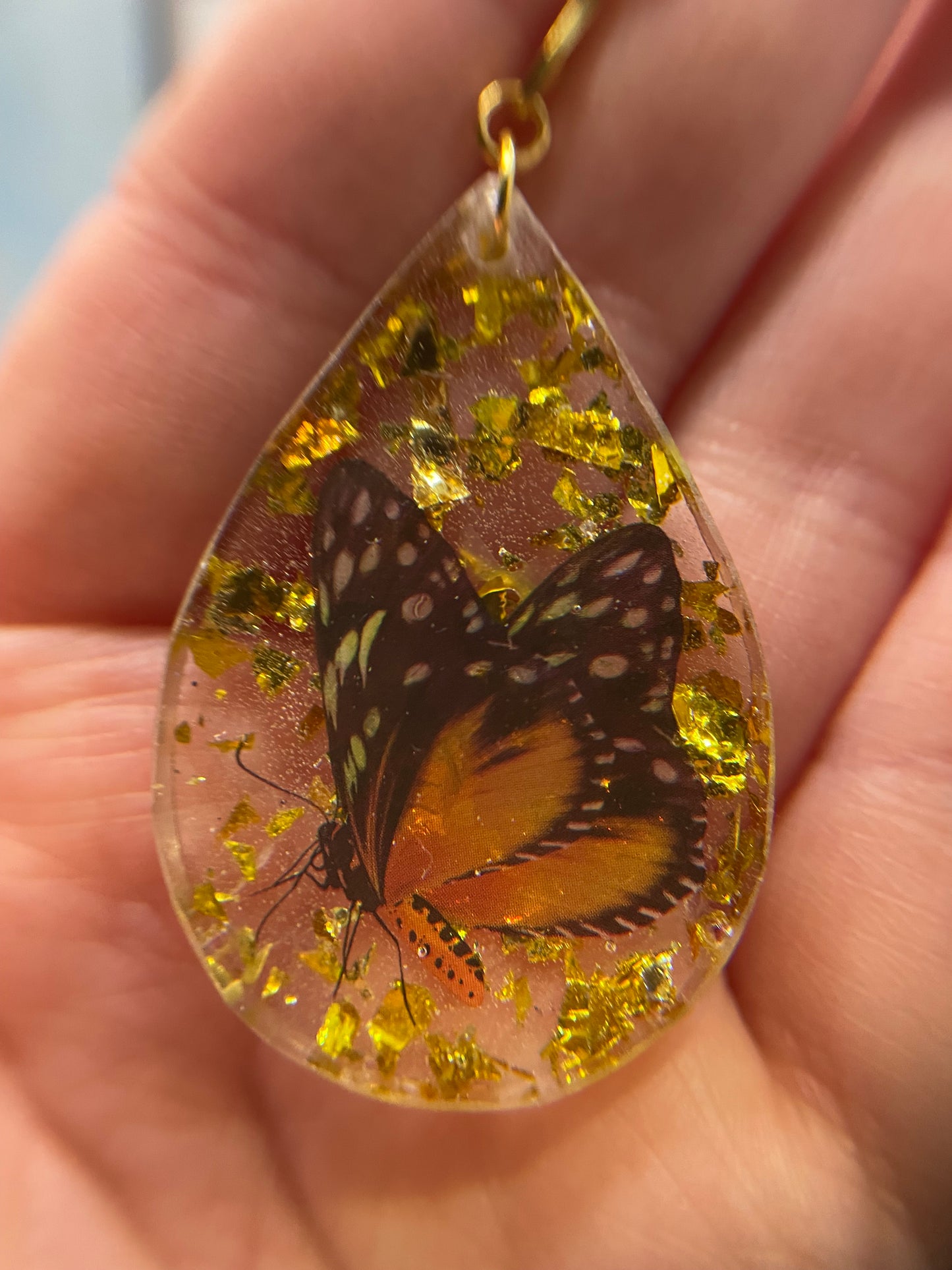 Boucles d'oreilles papillon jaune dans goutte- Acier Inoxydable