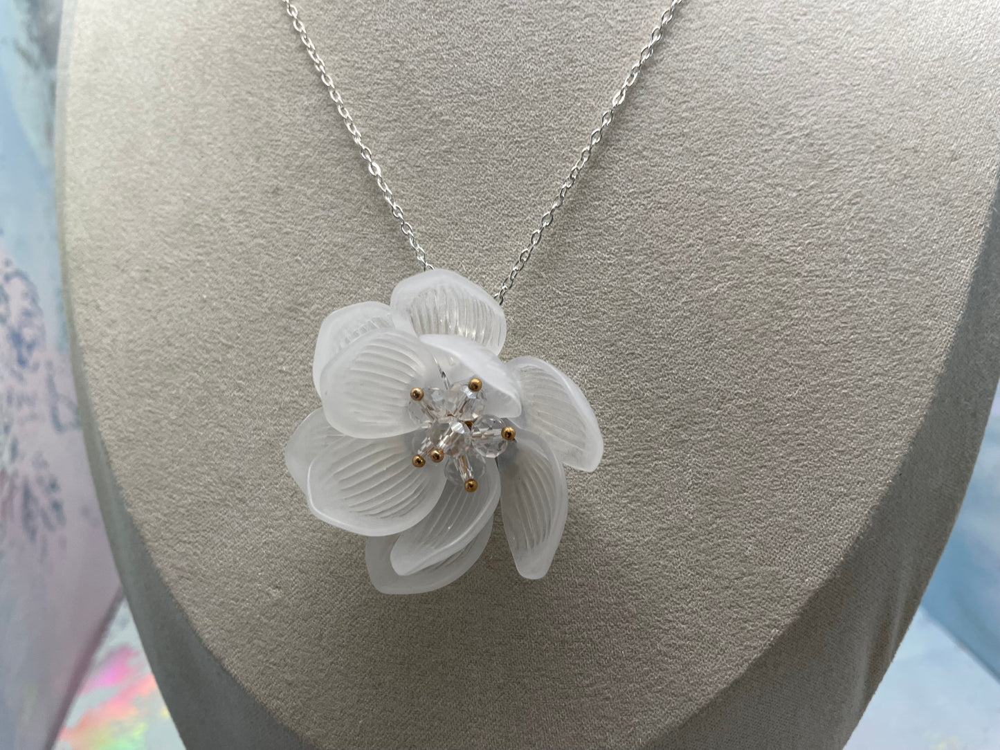 Collier Fleur Blanche Acrylique-Sans Nickel+Acier Inoxydable