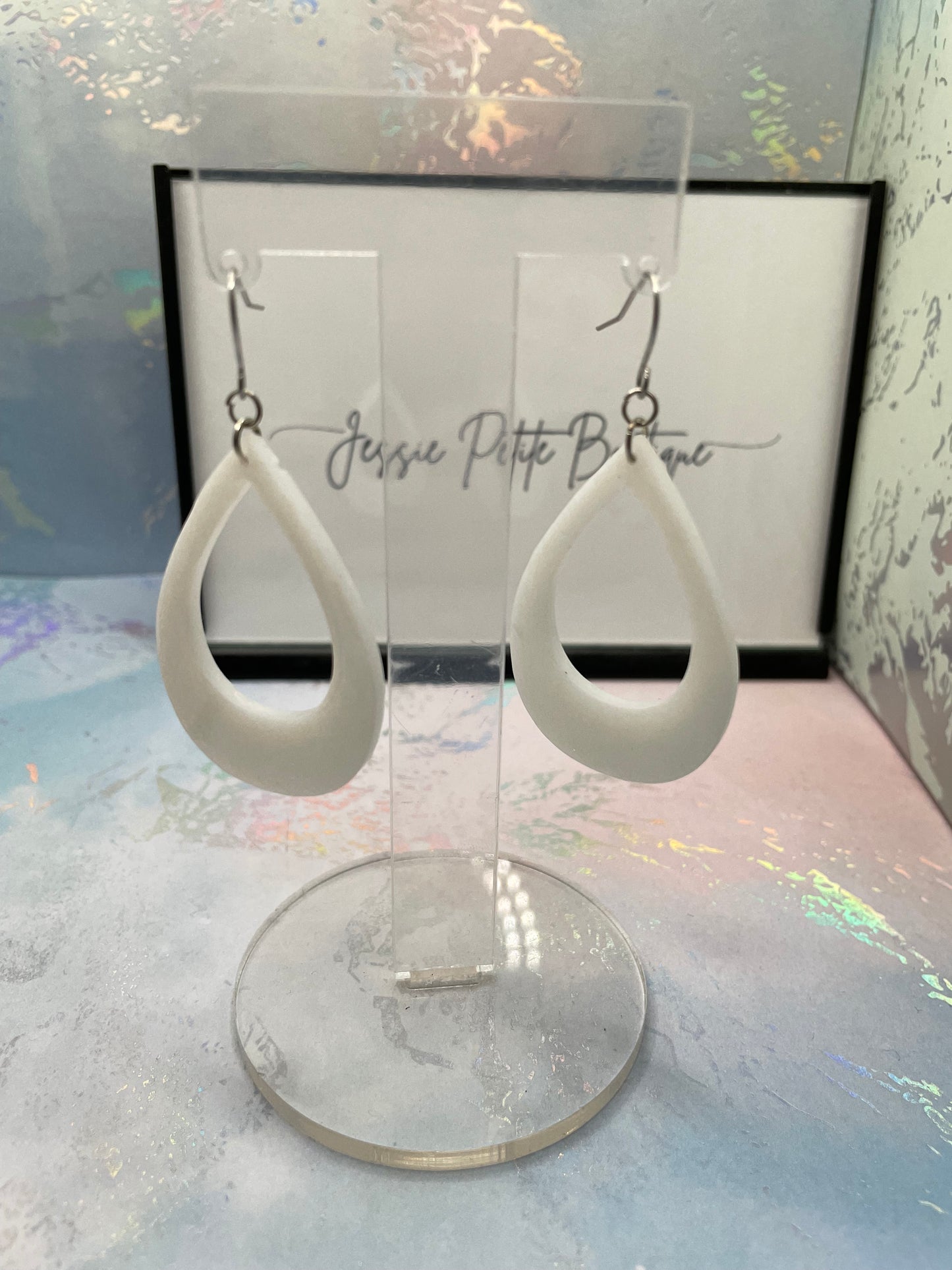 White Teardrop Earrings – STAINLESS STEEL