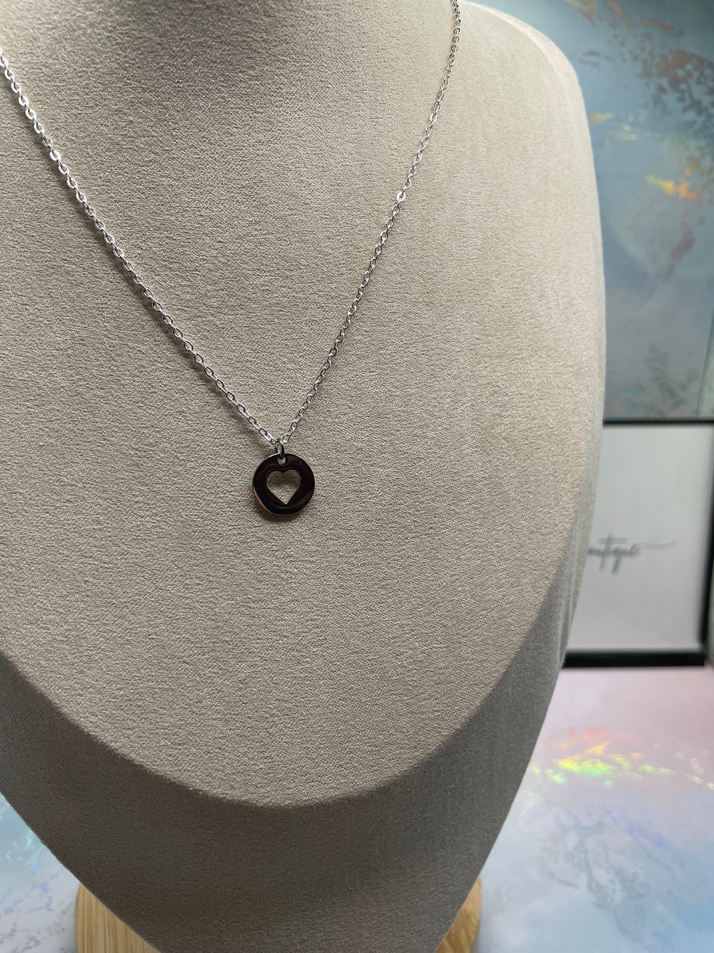 Round Heart Necklace – 18”silver chain NICKEL FREE+STAINLESS STEEL