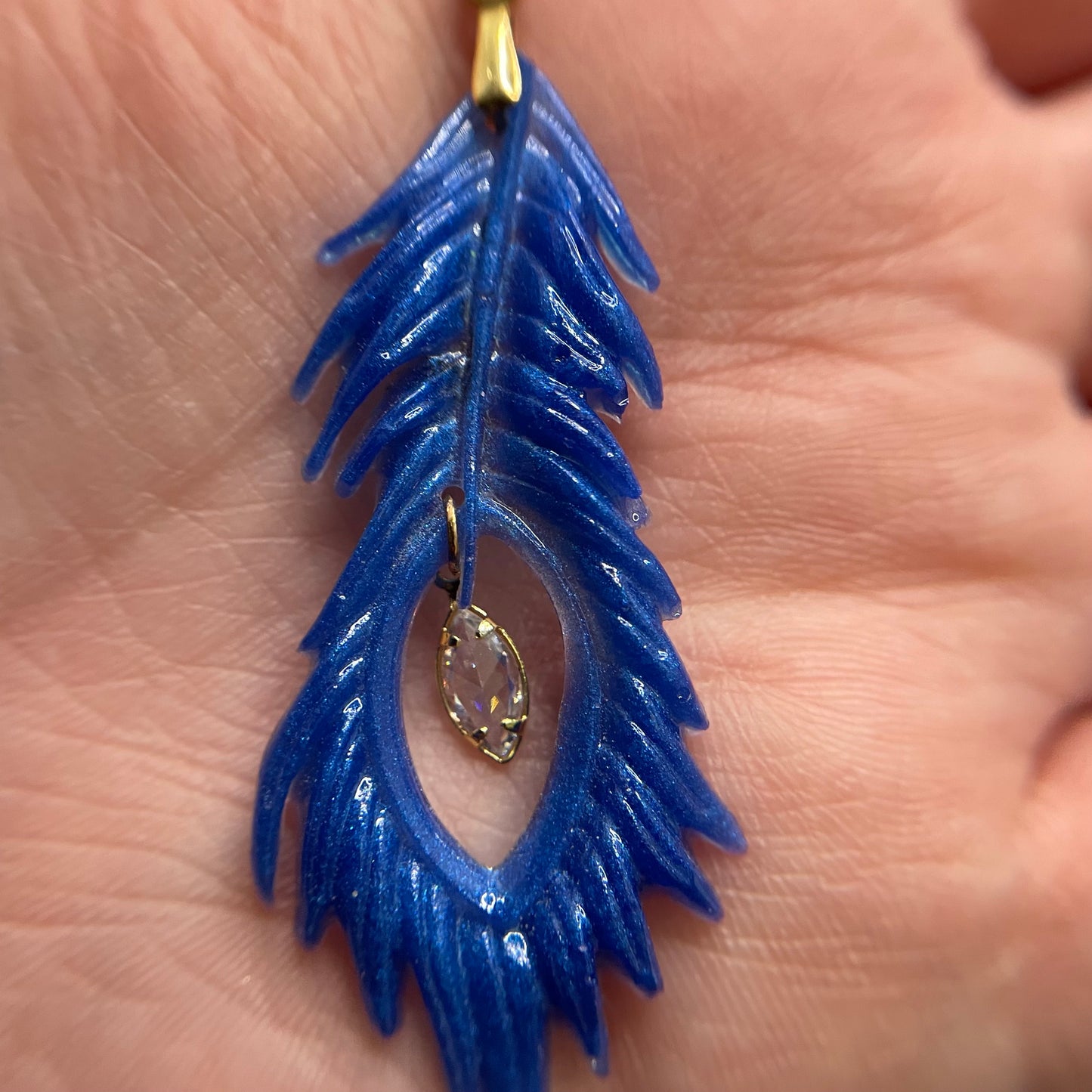 Collier Plume Bleue+Zirconia - 27'' Sans Nickel