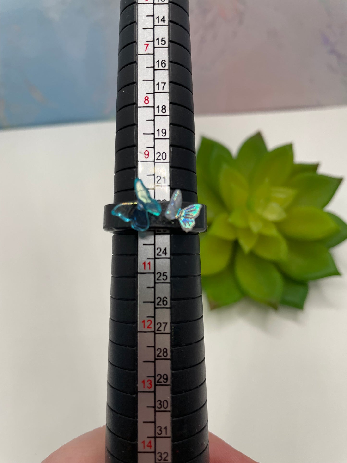 Bague noir en résine avec papillons- Taille 10US