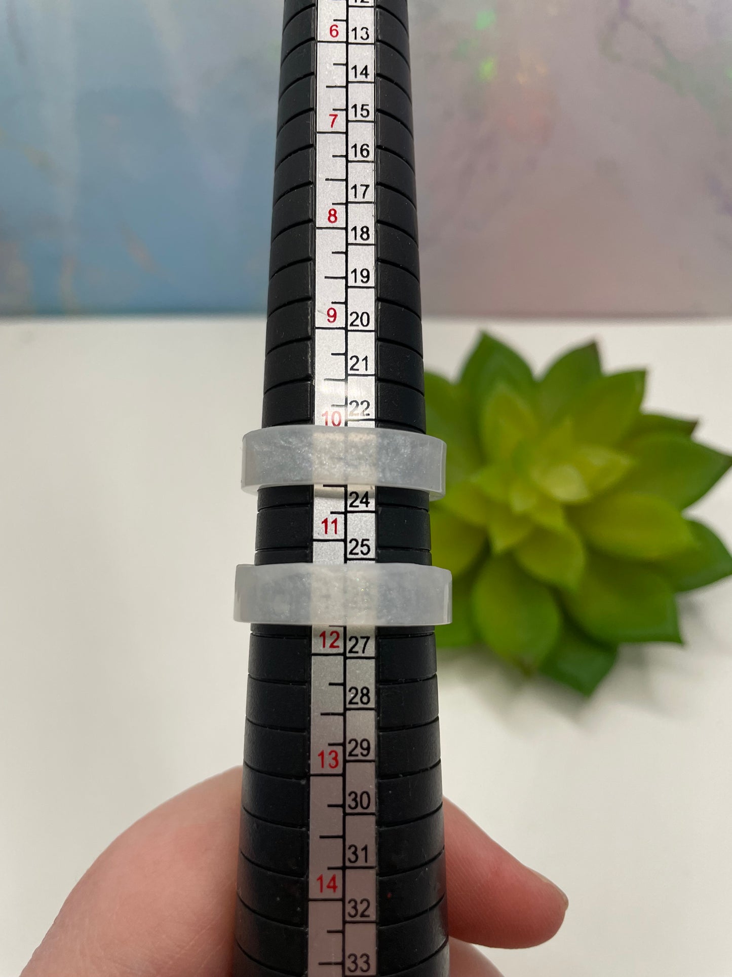 Bague en résine blanche