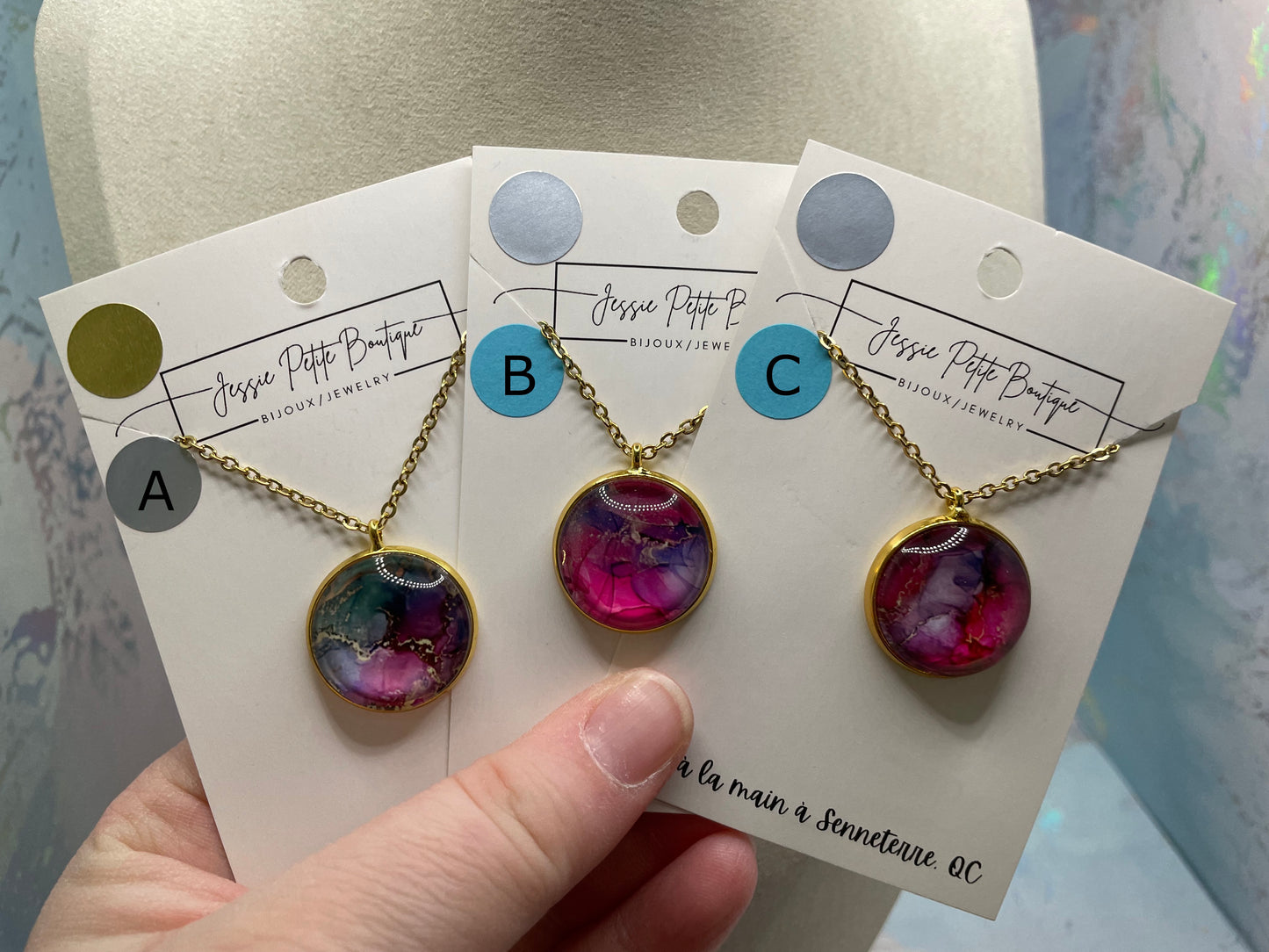 Collier cabochon marbré rose (finition dorée)Acier Inoxydable+Sans Nickel