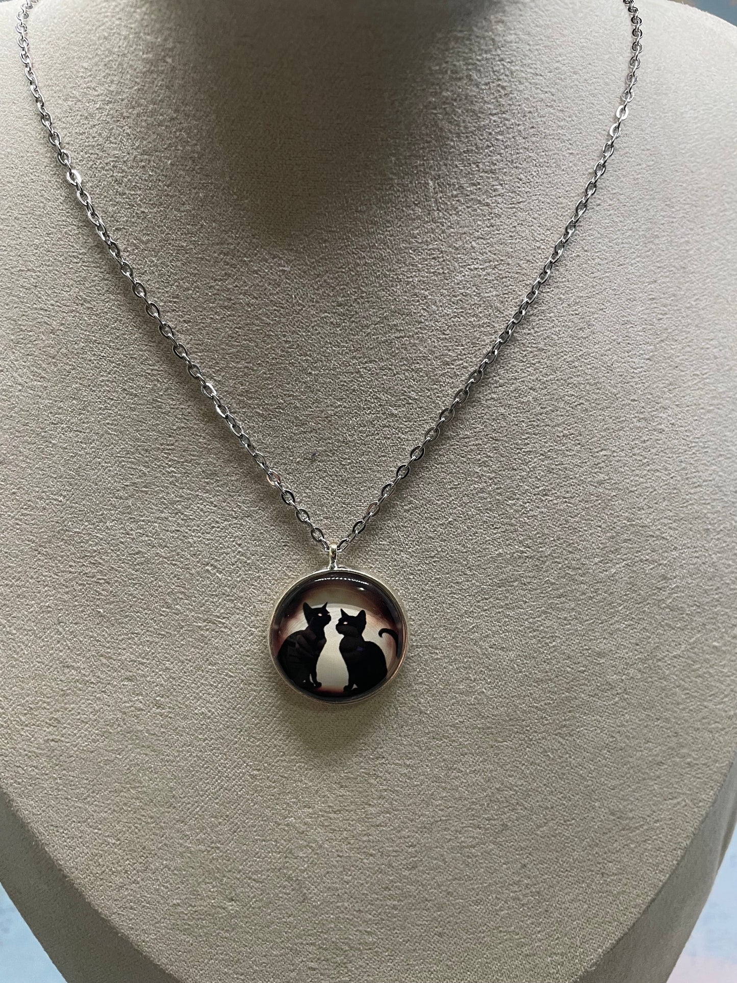 Collier Silhouette de Chat Noir (Édition Argent)-Acier Inoxydable+Sans Nickel