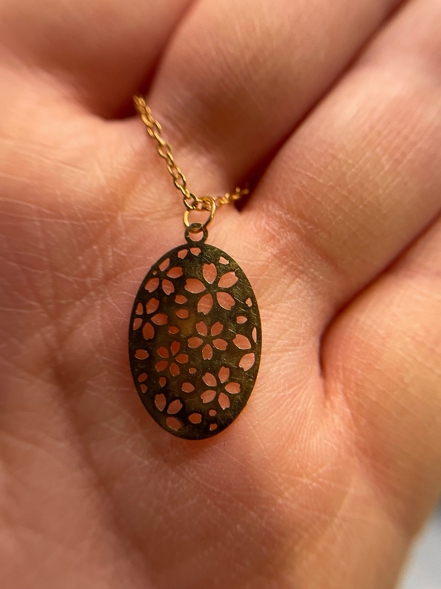 Ensemble ovales à motif floral doré