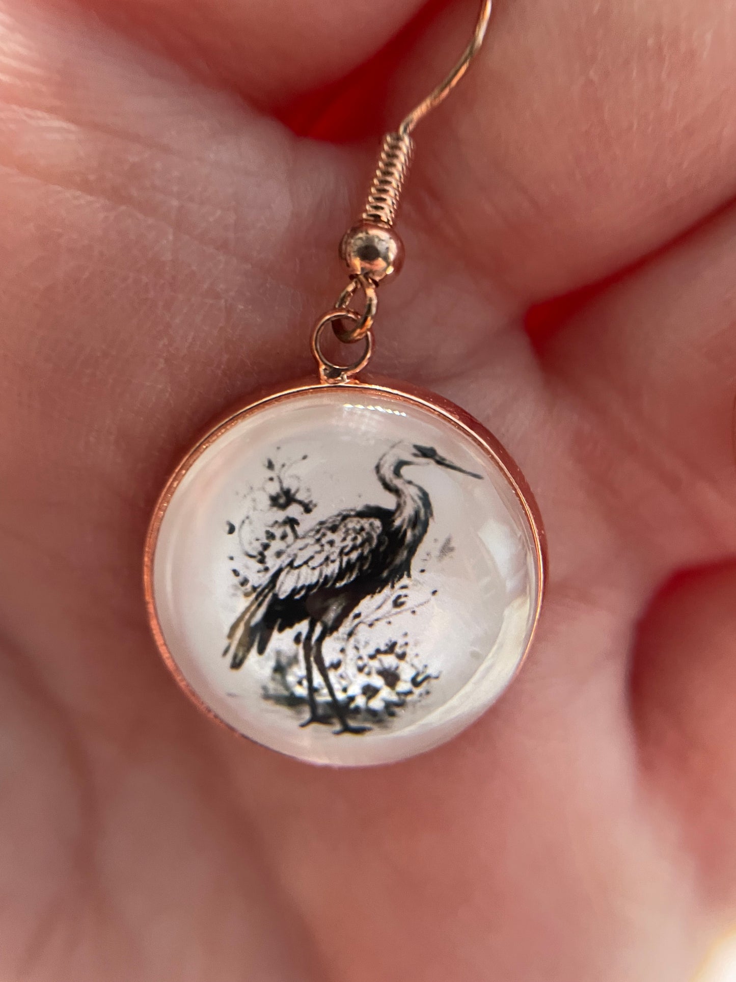 Boucles d’oreilles cabochon or rose oiseau gris