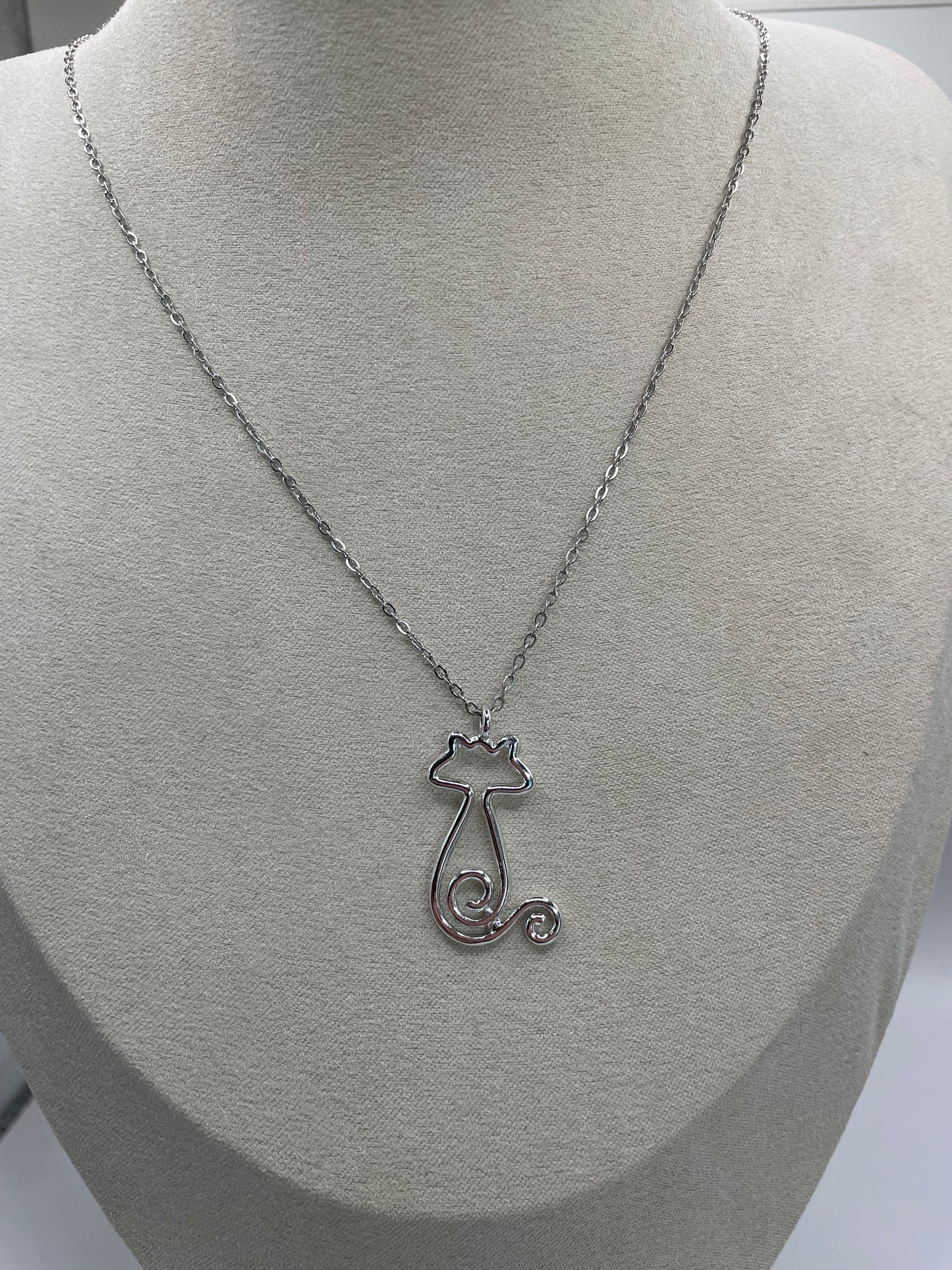 Collier minimaliste de chat argente