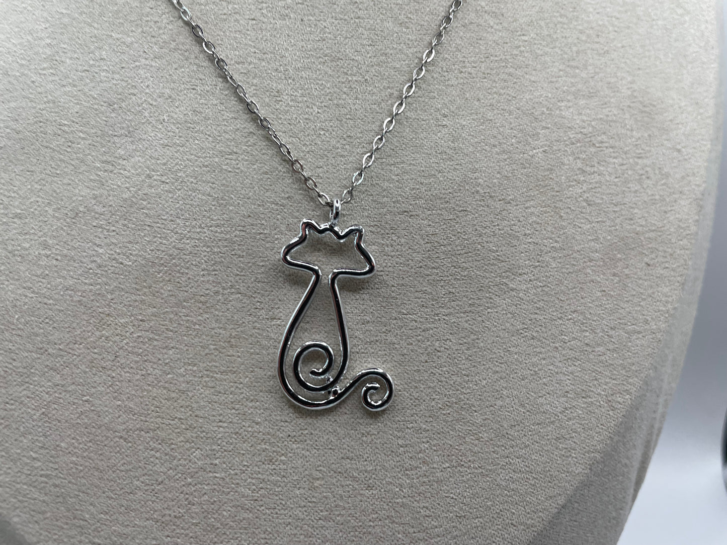 Collier minimaliste de chat argente