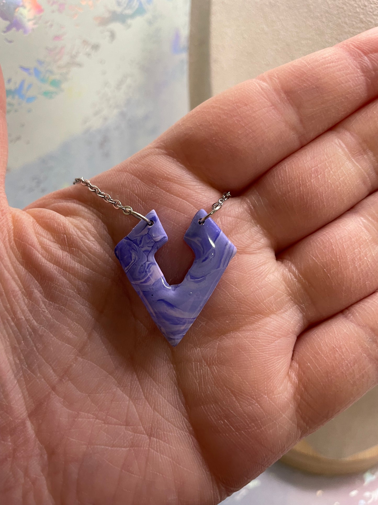 Collier chevron argile marbré mauve