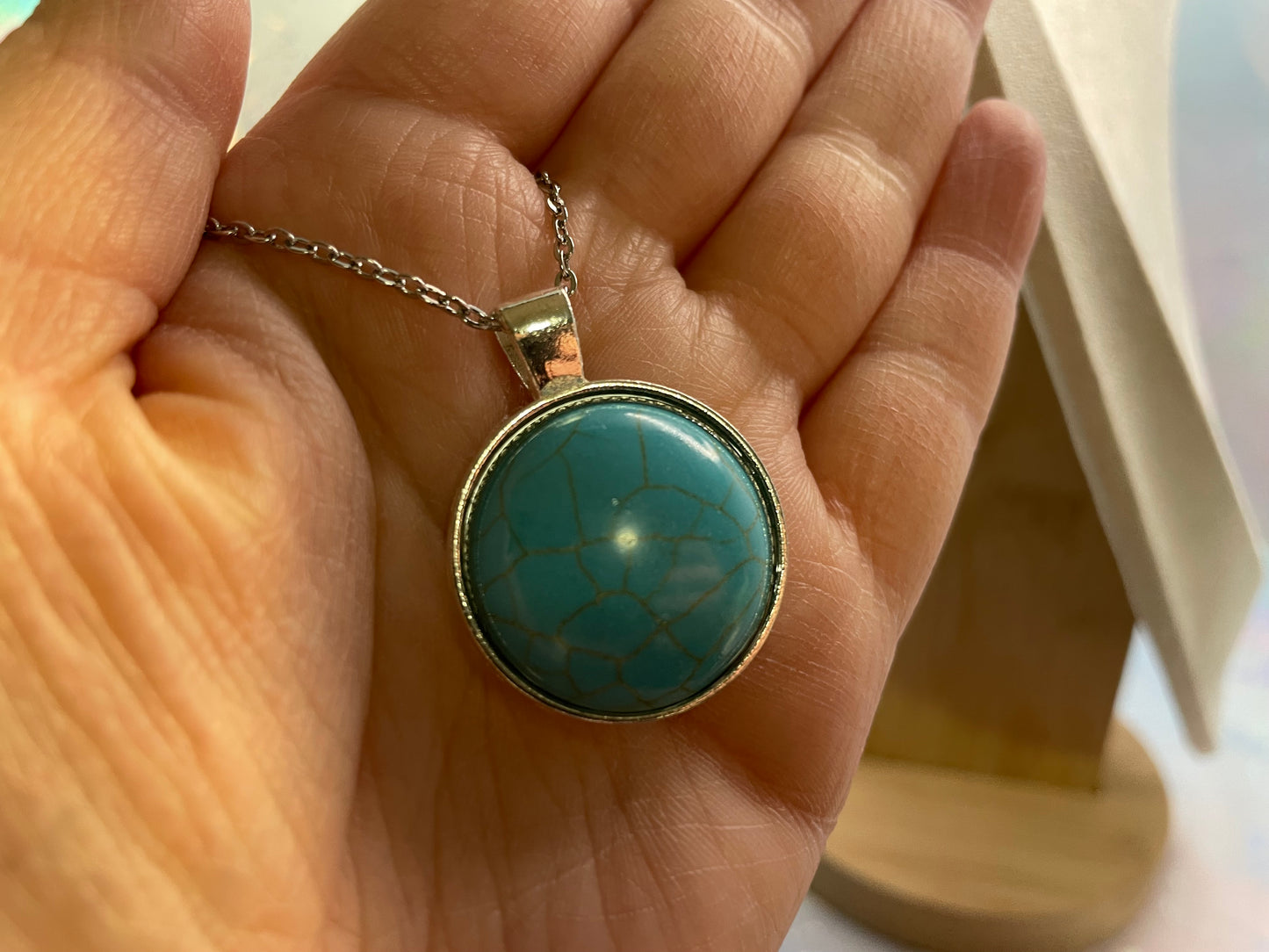 Collier à cabochon rond en turquoise