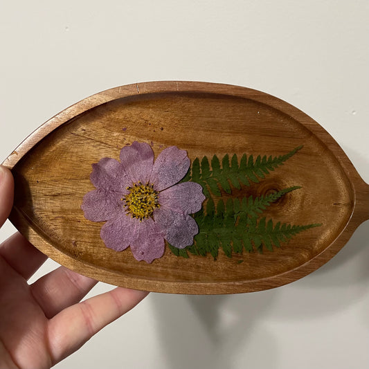 Leaf-Shaped Wooden Tray with Dried Flower in Resin