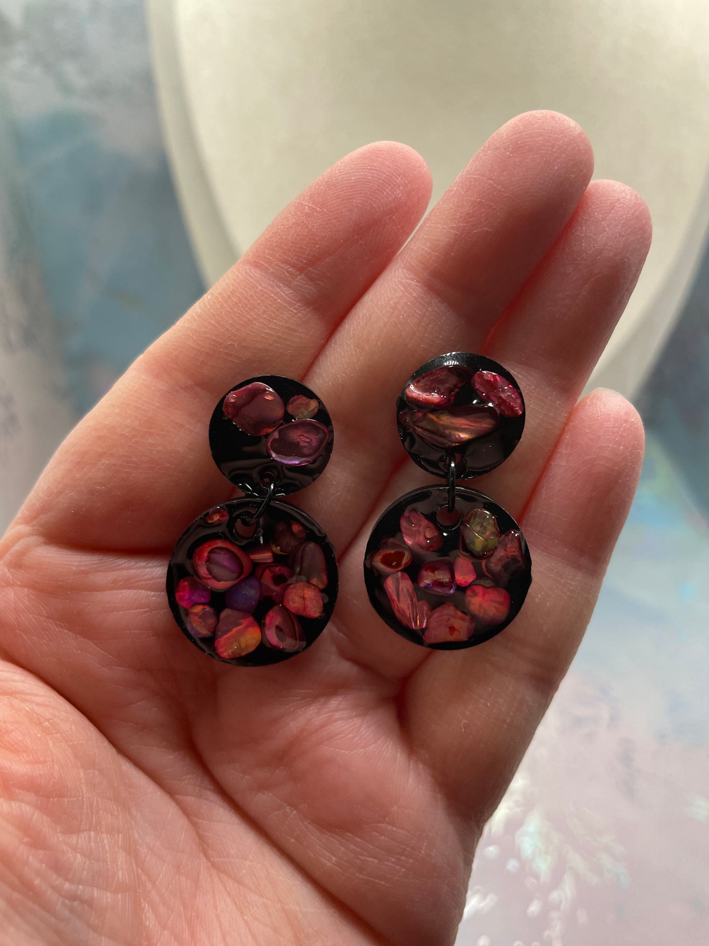 Pink Shell Round Set – Black Background