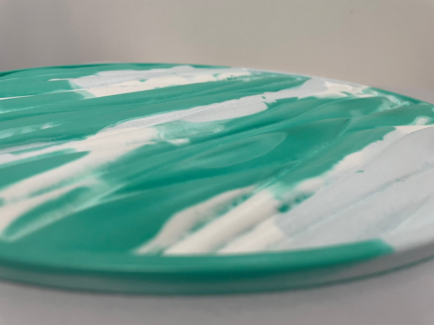 Large Eco-Resin Round Tray – Green & White Swirl