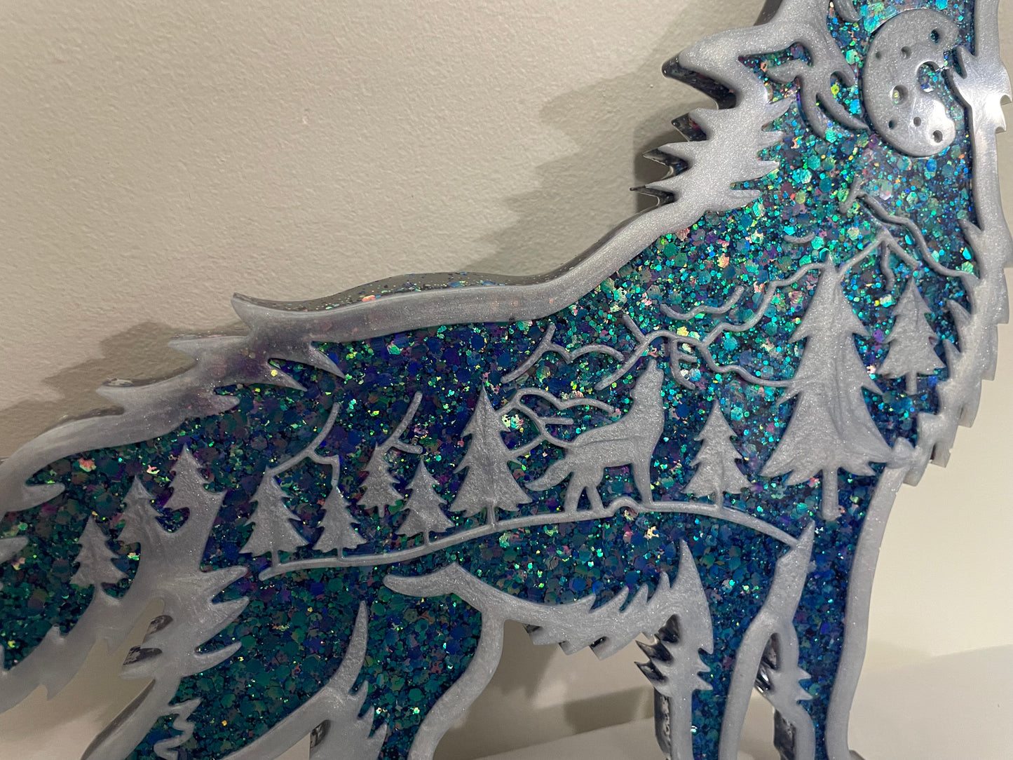 Howling Wolf: Wall Decoration