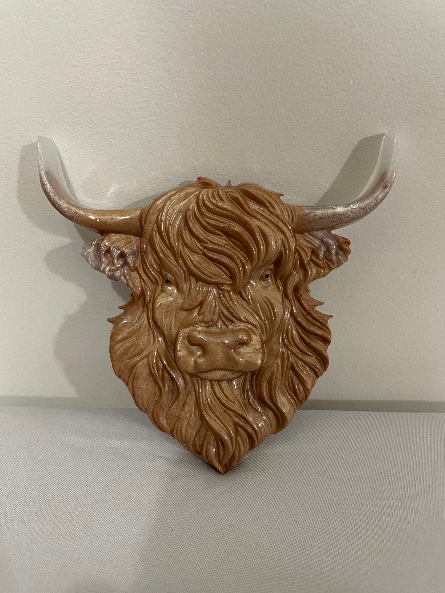 Highland Cow Resin Wall Decoration – Handcrafted Rustic Art
