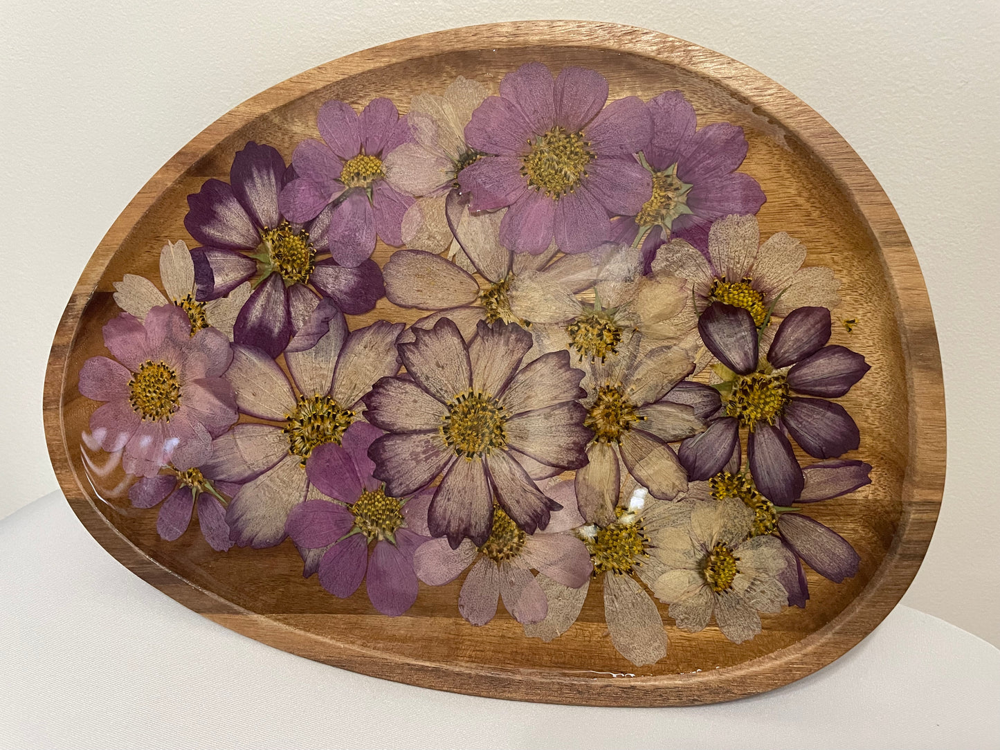 Wood and Resin Tray with Real Dried Flowers – Unique Handmade Piece