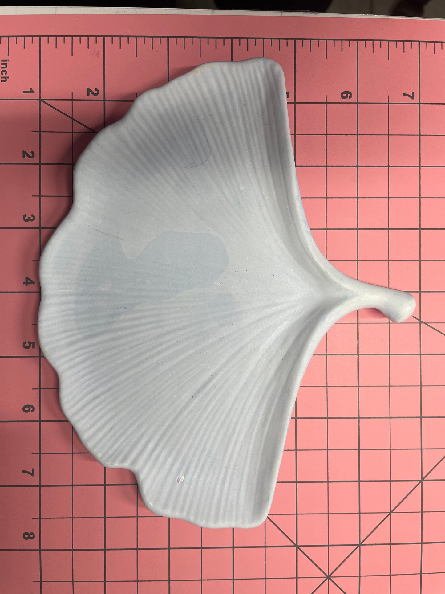Eco-Resin Ginkgo Leaf Tray – Handmade Decorative Leaf Dish