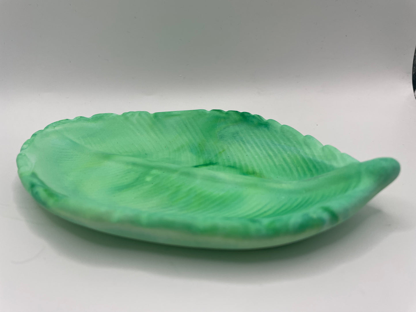 Green Leaf Tray – Handmade Eco-Resin Home Decor