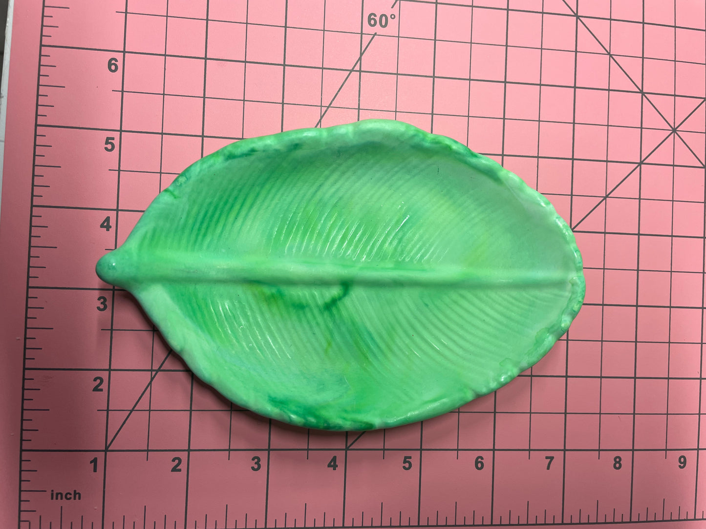 Green Leaf Tray – Handmade Eco-Resin Home Decor