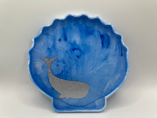 Blue Shell-Shaped Tray with Whale Design – Handmade Eco-Resin Decor