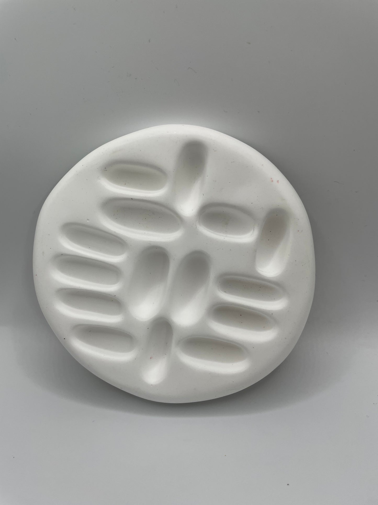 Eco-Resin Ring Holder – Modern Minimalist Design