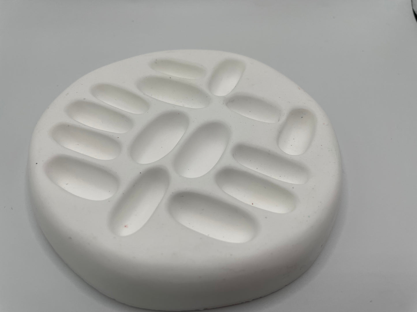 Eco-Resin Ring Holder – Modern Minimalist Design
