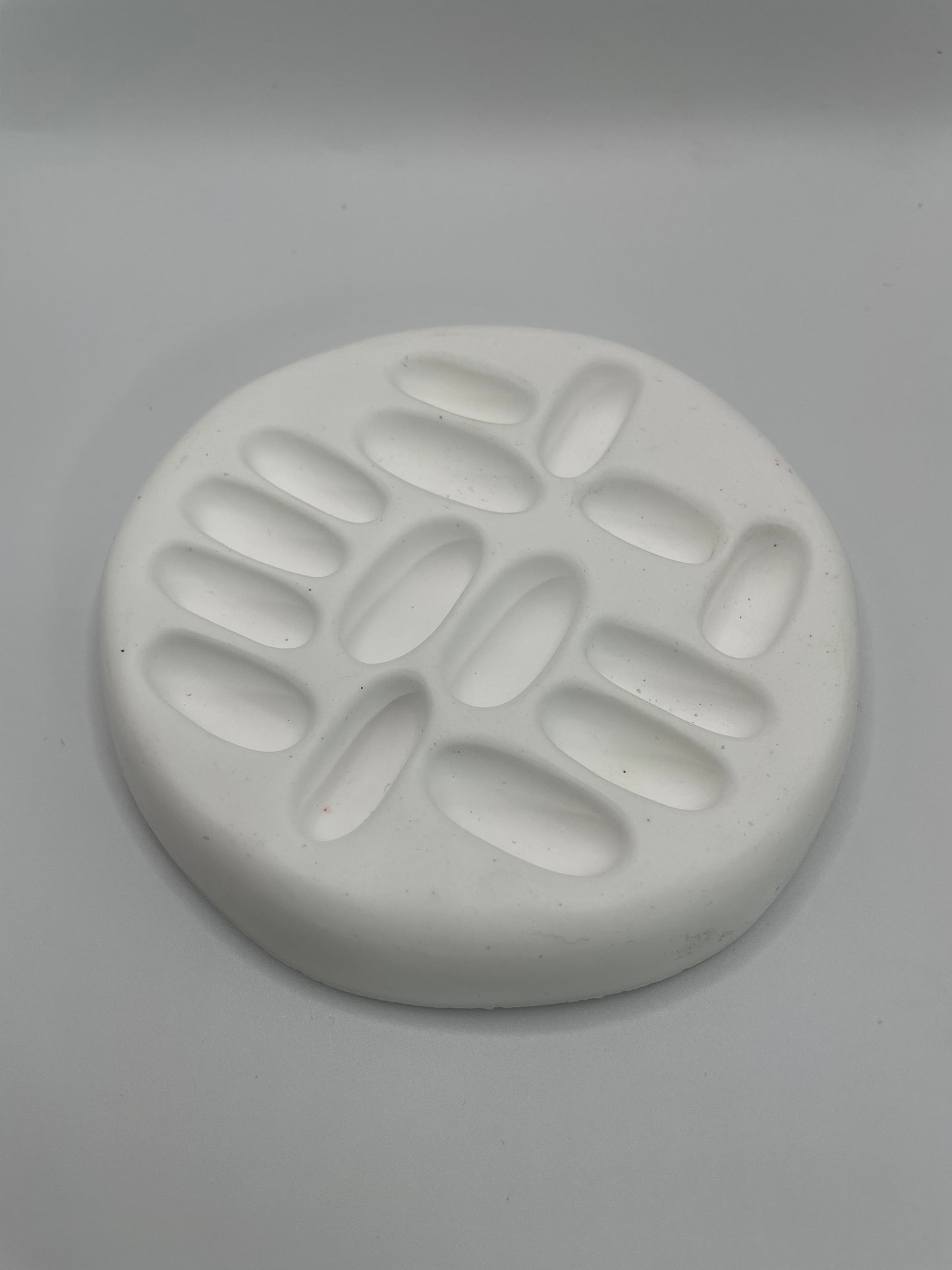 Eco-Resin Ring Holder – Modern Minimalist Design