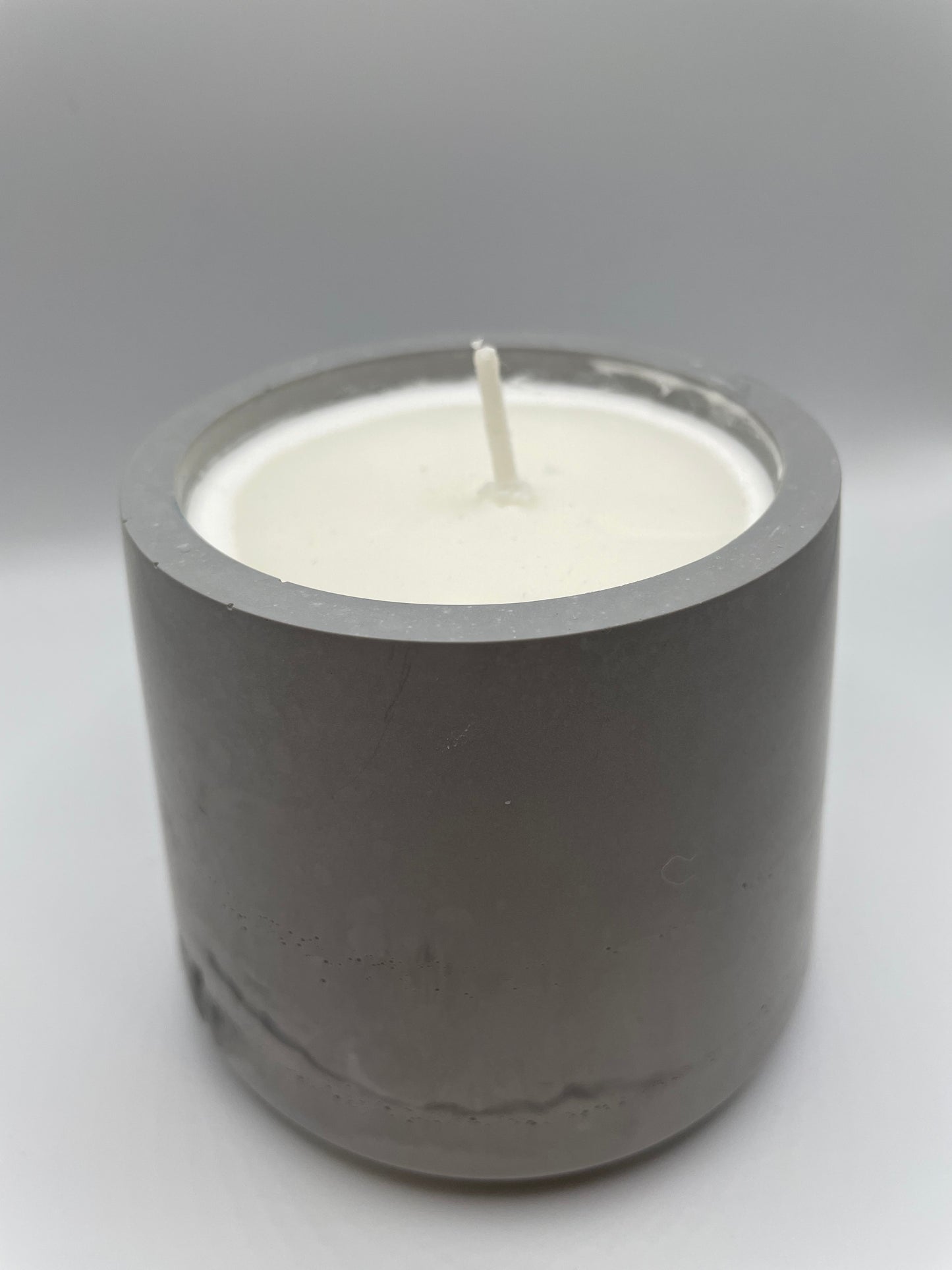 Grey Eco-Resin Candle – Clean Lemon Soy Wax