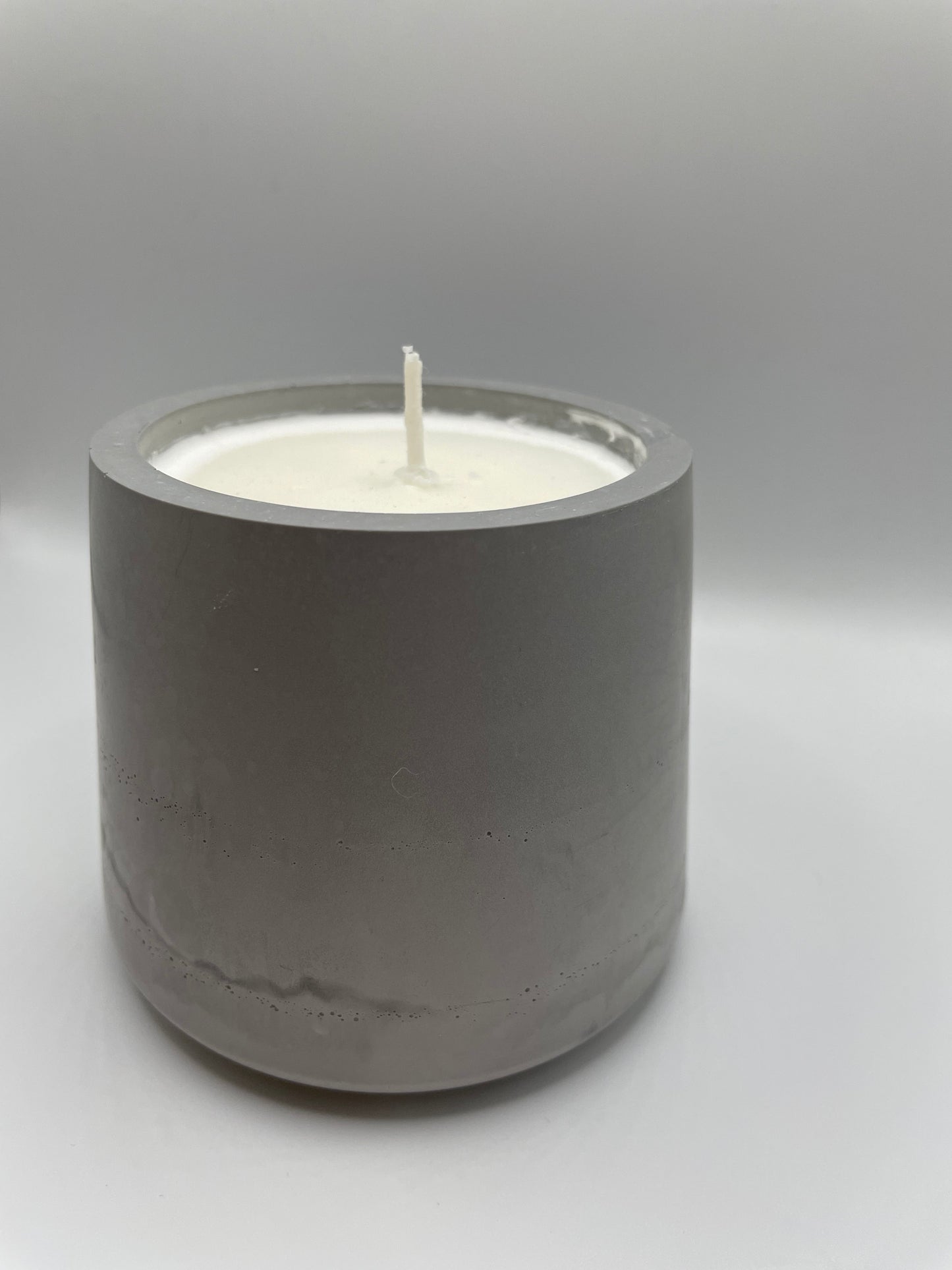 Grey Eco-Resin Candle – Clean Lemon Soy Wax
