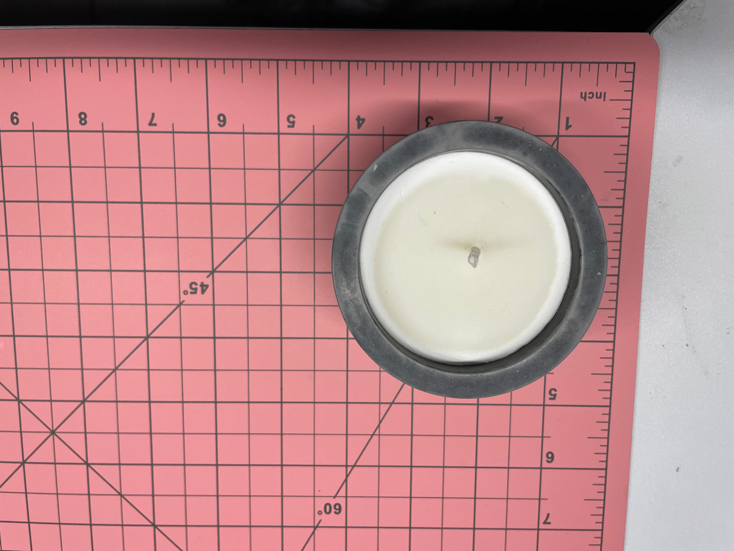 Black Eco-Resin Candle – Natural Soy Wax