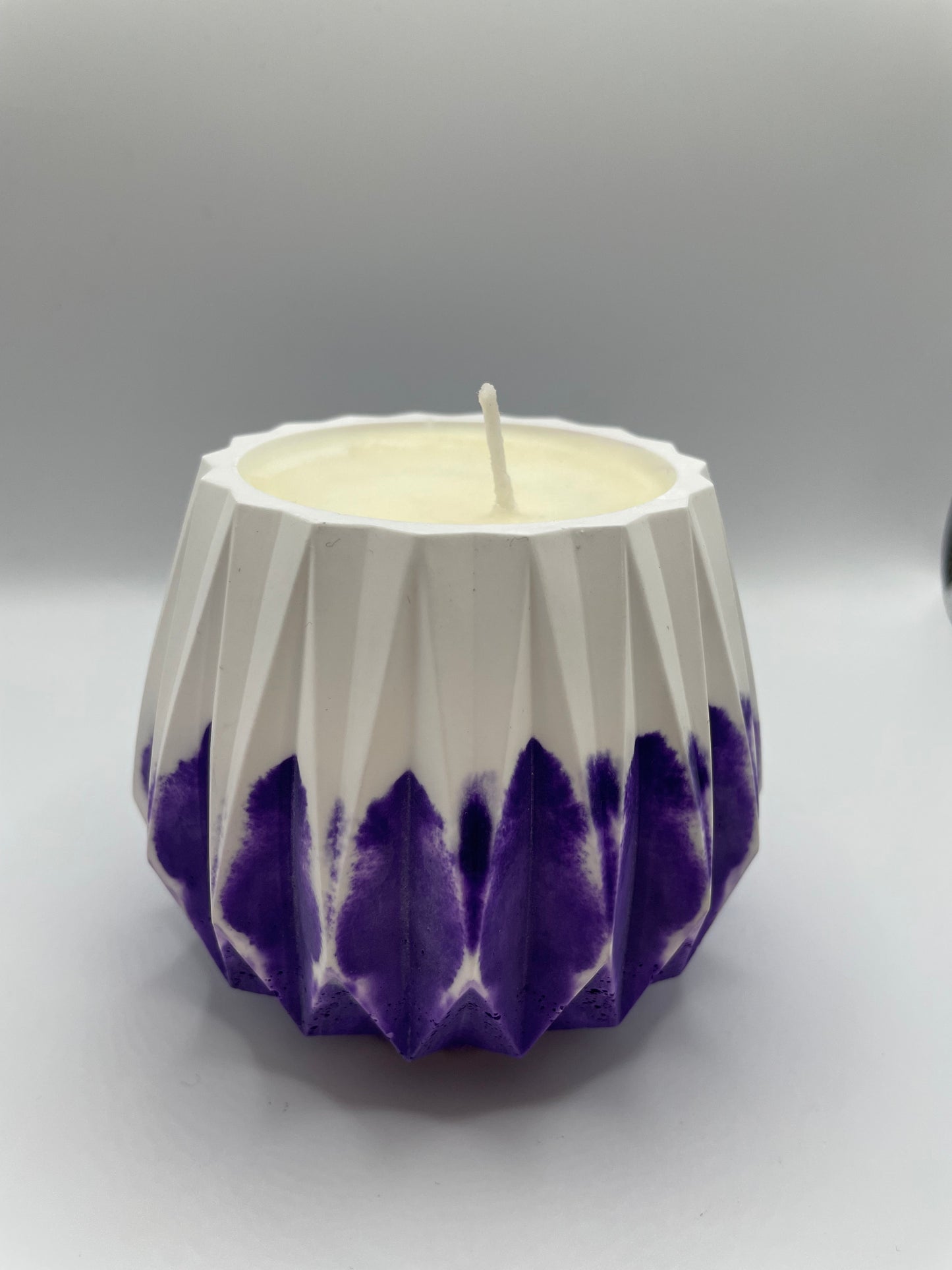 White & Purple Eco-Resin Candle – Forest of Fir Soy Wax