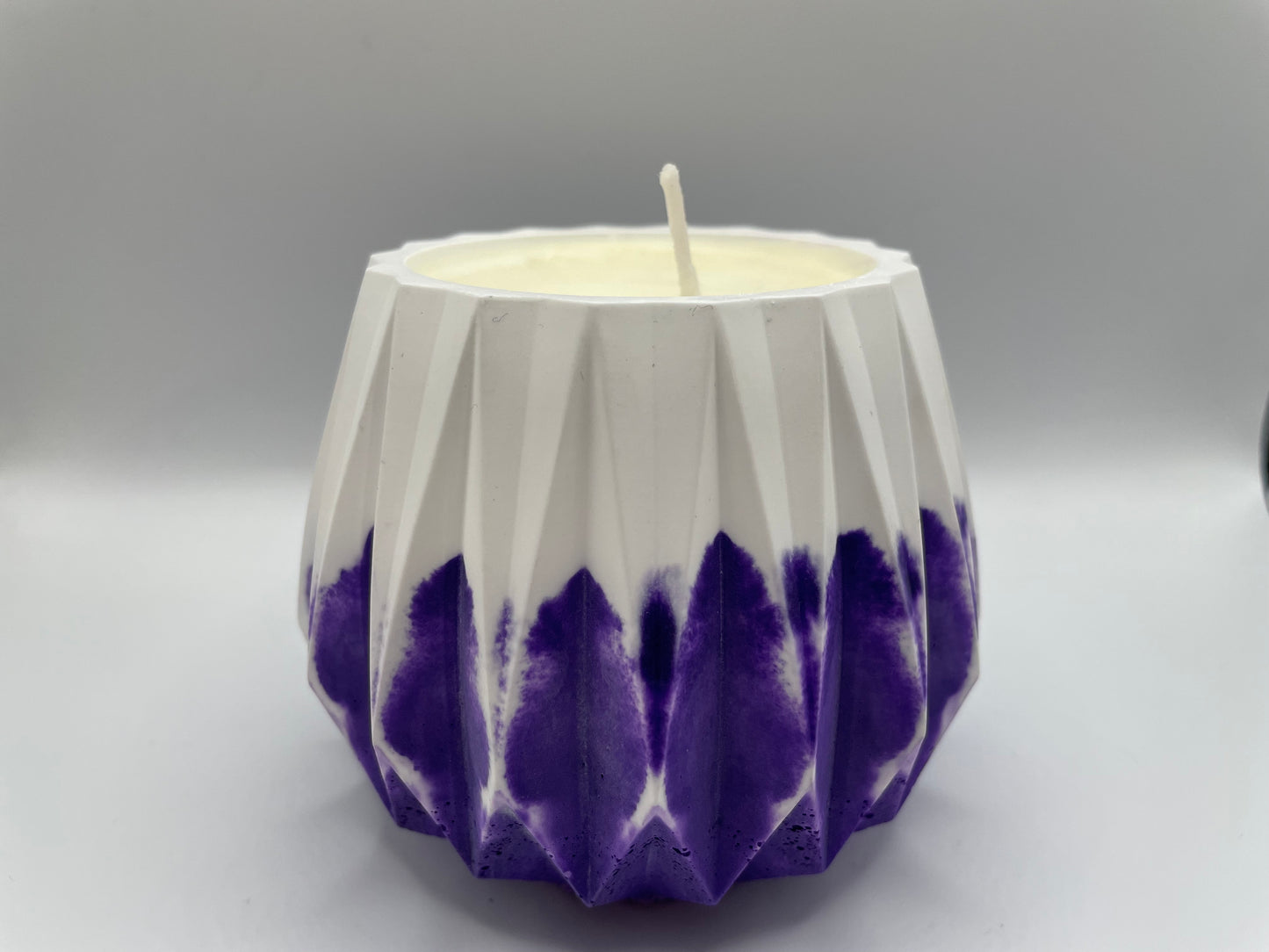 White & Purple Eco-Resin Candle – Forest of Fir Soy Wax