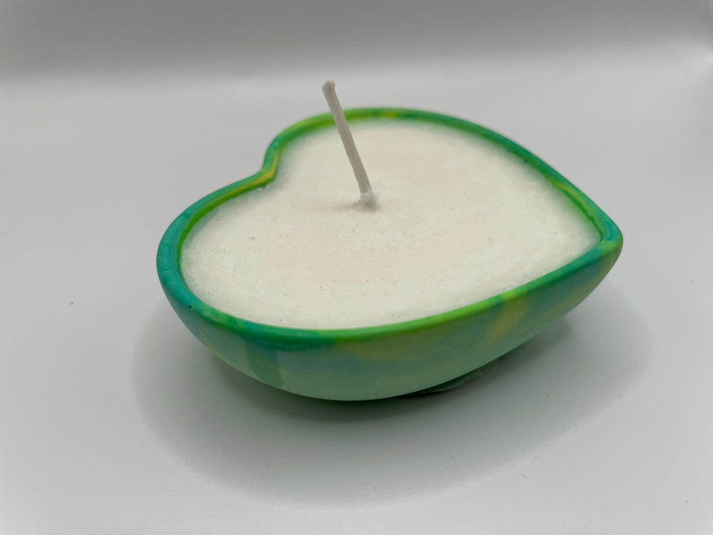 Small Heart Eco-Resin Candles – Handmade Soy Wax