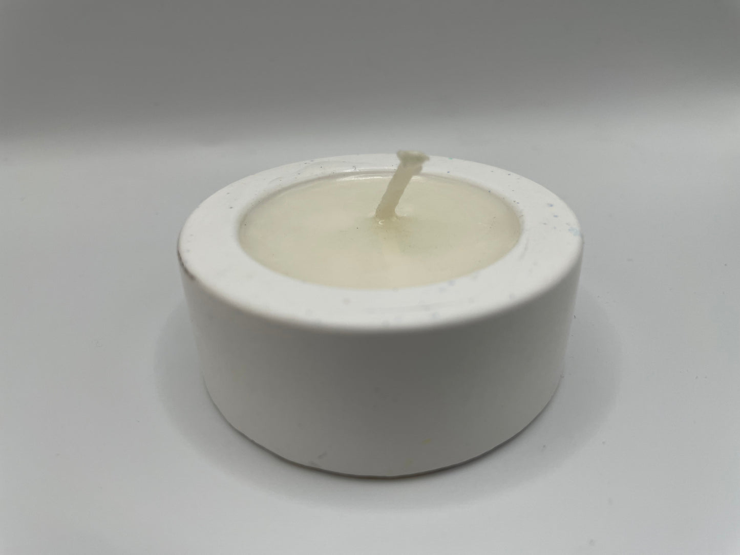 Small White Eco-Resin Candle – Clean Lemon Soy Wax