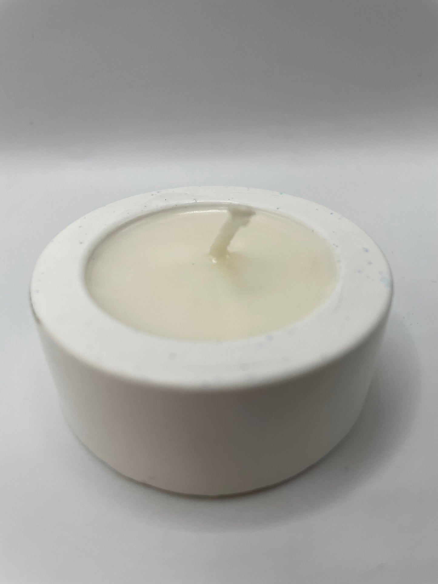 Small White Eco-Resin Candle – Clean Lemon Soy Wax