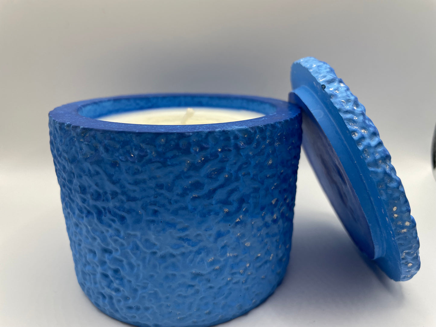 Blue Eco-Resin Candle with Lid – Citrus + Sage Soy Wax