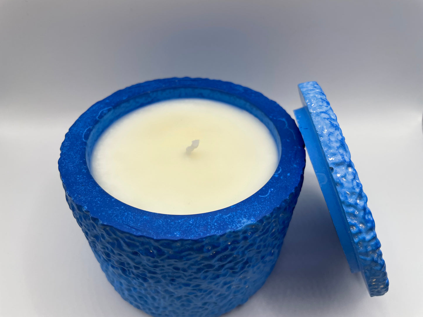 Blue Eco-Resin Candle with Lid – Citrus + Sage Soy Wax