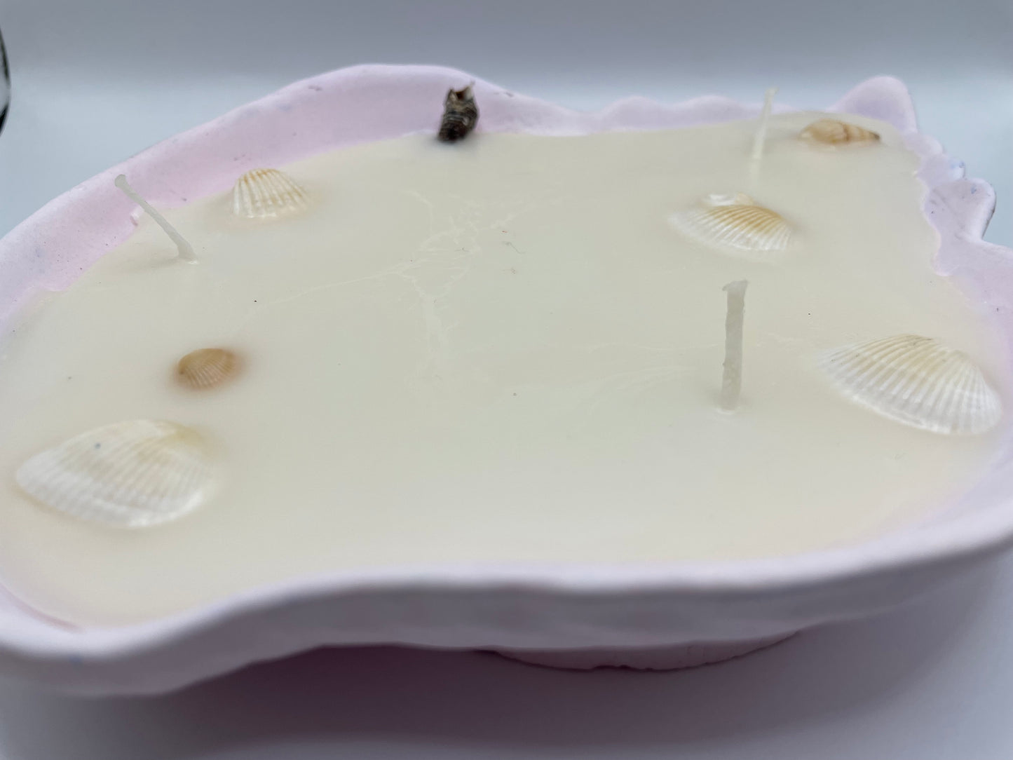 Pink Shell Eco-Resin Candle – Soy Wax with Eucalyptus Essential Oil