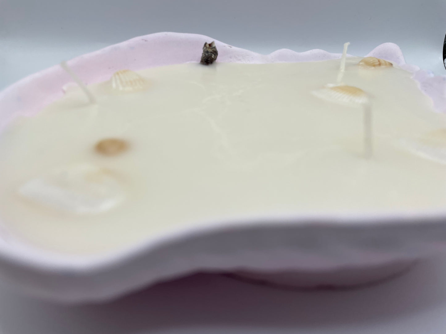 Pink Shell Eco-Resin Candle – Soy Wax with Eucalyptus Essential Oil