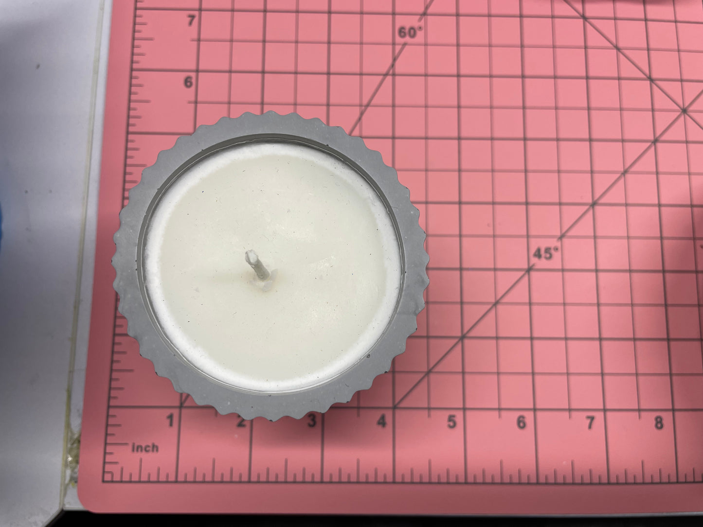 Grey Eco-Resin Candle – Clean Lemon Soy Wax
