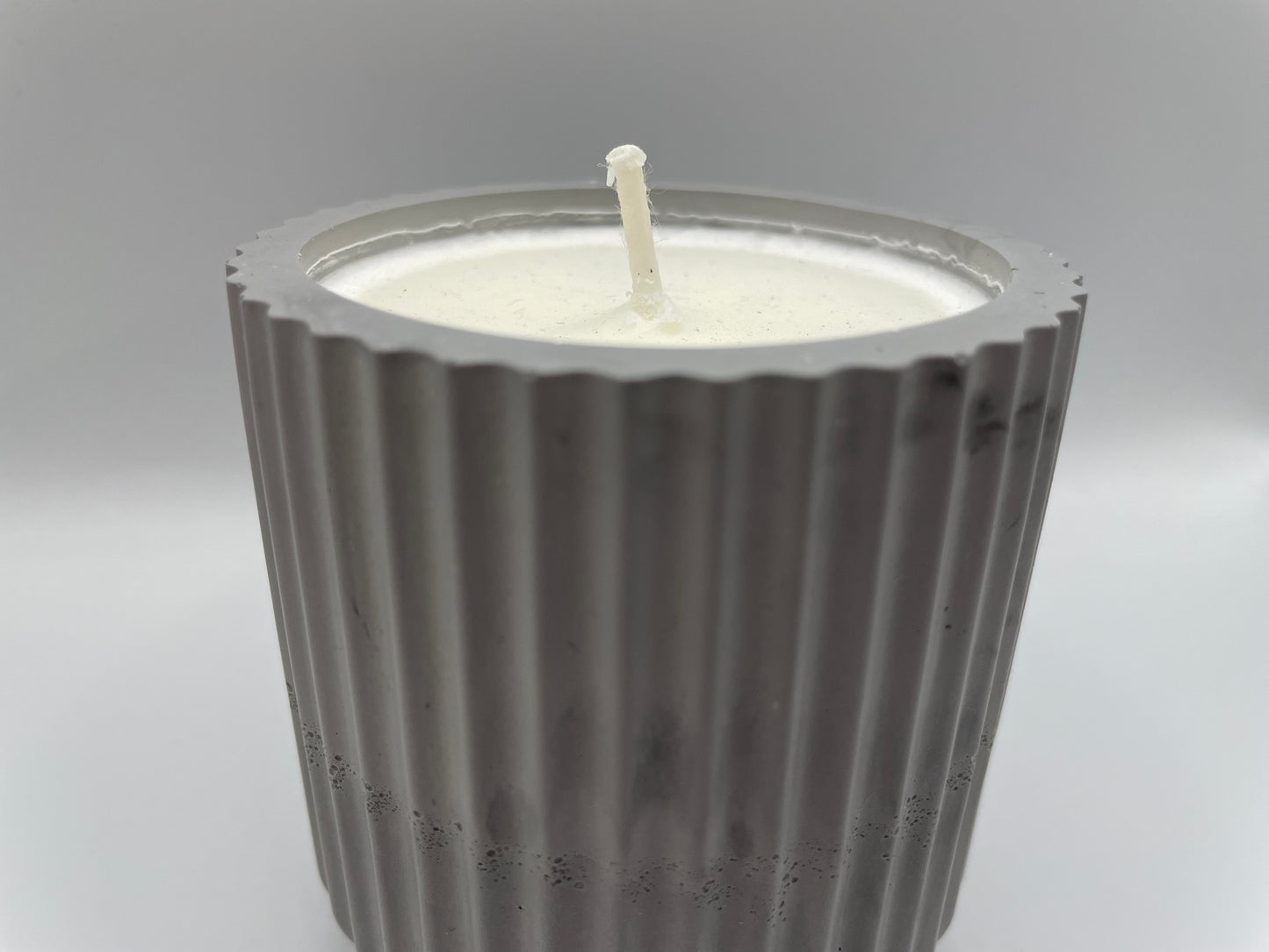 Grey Eco-Resin Candle – Clean Lemon Soy Wax