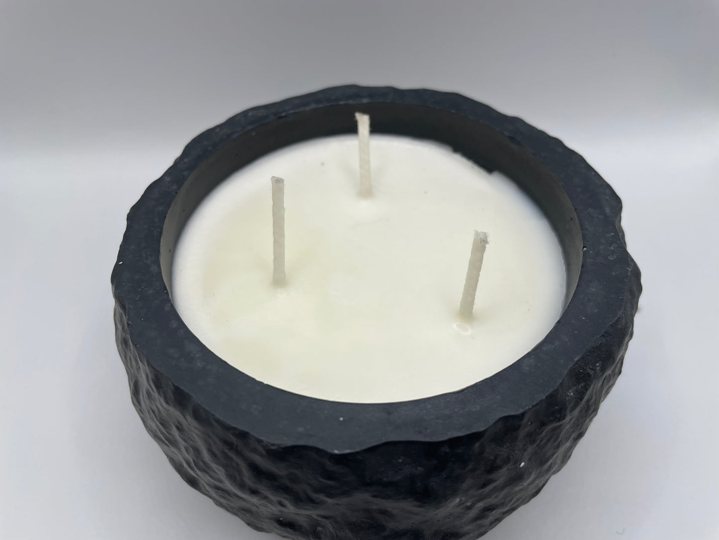 Black Planet Candle – Clean Lemon Soy Wax