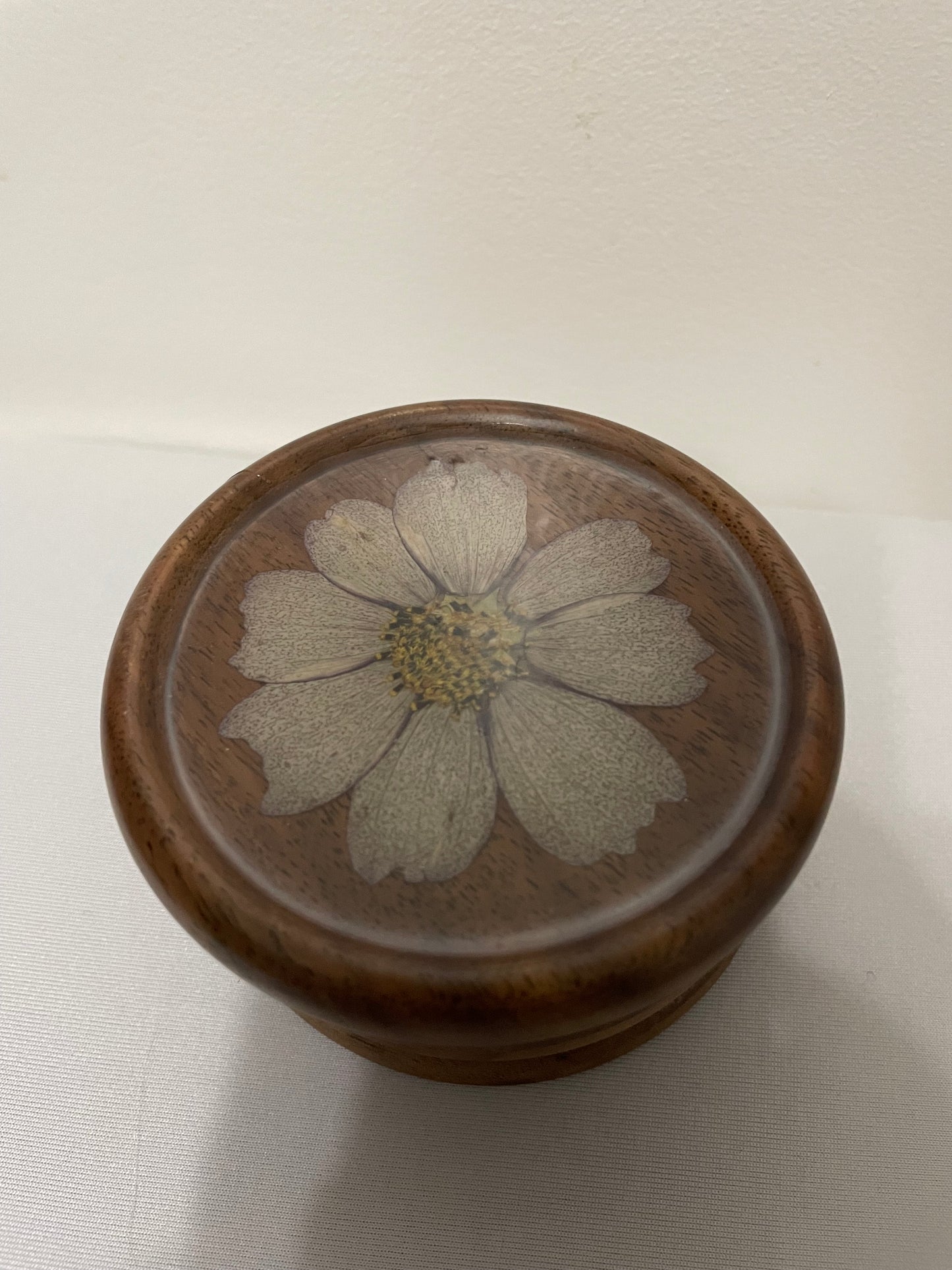 Wooden Coaster Set with Dried Flowers and Resin Finish (Set of 5)