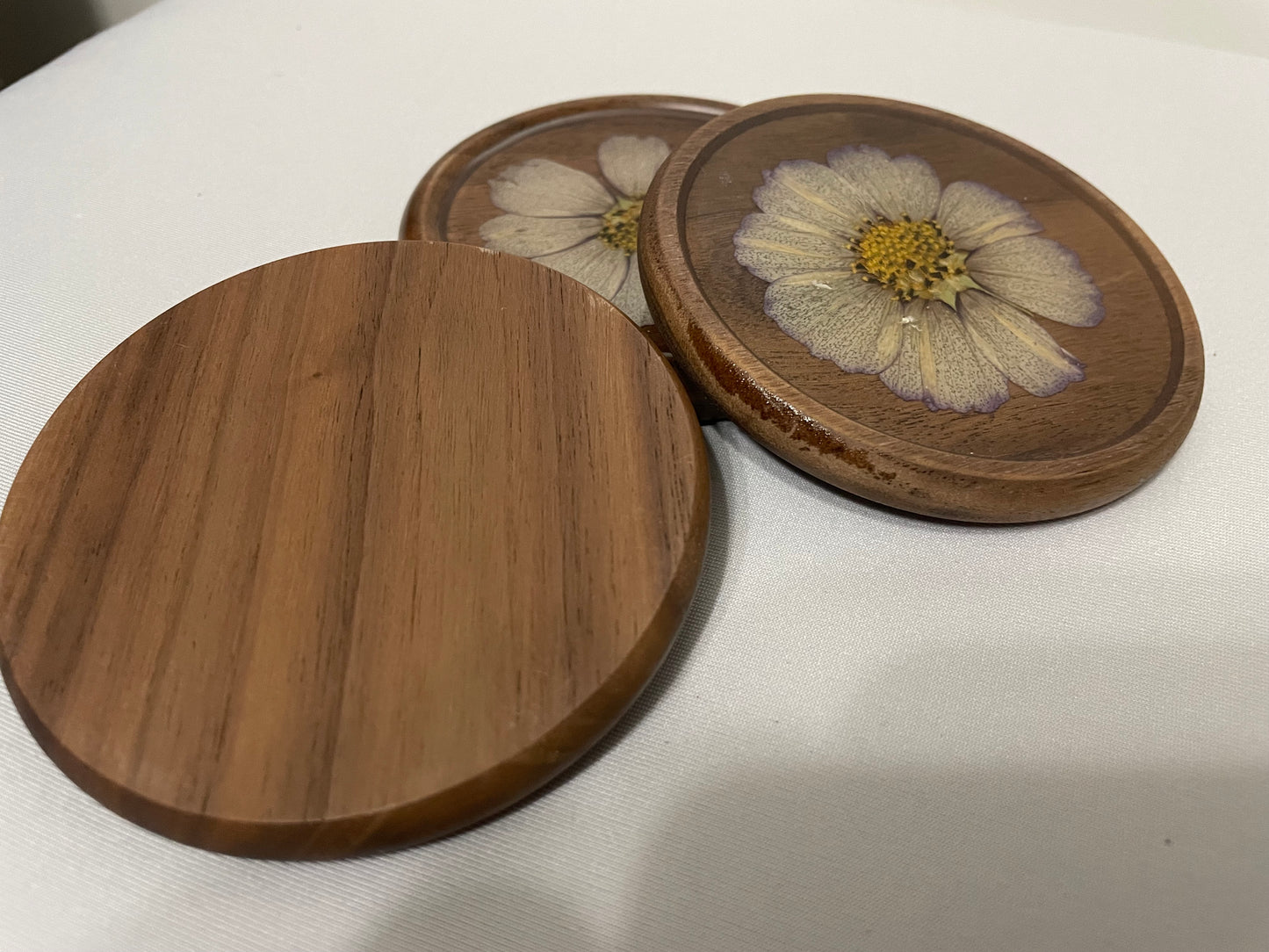 Wooden Coaster Set with Dried Flowers and Resin Finish (Set of 5)